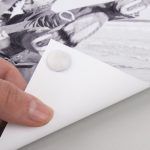 Tack Masilla Blanca 57g - Adhesivo Reutilizable - No Deja Residuos - Fácil de Moldear - Blanco - Imagen 2