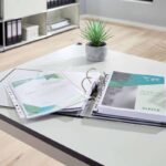 Leitz Pack de 5 Fundas Fuelle Estandar A4 PVC Liso Multitaladro-11 - Capacidad 200 Hojas - Transparente (170 Micras) - Imagen 3
