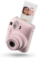 Fujifilm Pack Best Memories Instax Mini 12 Blossom Pink Camara Instantanea + Film Instax Mini 10ud. + 3 Portafotos - Tamaño de Imagen 62x46mm - Flash Auto - Exposicion Automatica - Mini Espejo para Selfies - Modo Primer Plano - Imagen 3