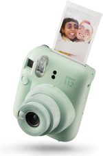 Fujifilm Pack Best Memories Instax Mini 12 Mint Green Camara Instantanea + Film Instax Mini 10ud. + 3 Portafotos - Tamaño de Imagen 62x46mm - Flash Auto - Exposicion Automatica - Mini Espejo para Selfies - Modo Primer Plano - Imagen 3