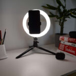 Ksix Studio Live Anillo de Luz USB con Tripode de Mesa - 3 Temperaturas y 10 Intensidades de Luz - Mando Incorporado en el Cable - Imagen 2