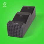 FR-TEC Estacion de Carga Dual Charging Station Compatible con Xbox Series X/S y Xbox One - Diseño Elegante - Funcionamiento Sencillo - Leds Indicadores de Carga - Incluye Baterias Recargables de 1200Mah y Tapas de Bateria - Color Negro - Imagen 4