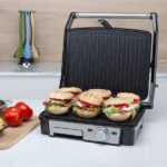 Orbegozo 4570 Grill Multifuncional - Cocina sin Aceite con Potencia de 2200W - Superficie Antiadherente y Placas Abatibles 180º - Termostato Regulable y Bandeja Recoge Salsas - Imagen 2