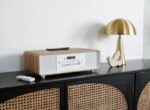 Thomson MIC300IBT Micro Cadena 60W Bluetooth 5.0 - Reproductor de CD, Radio FM, Reproductor USB (MP3) - Funcion de Carga Inalmbrica - Mando a Distancia - Color Madera/Blanco - Imagen 5
