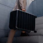 Xiaomi Classic Pro Maleta con Ruedas 65L - Ruedas Giratorias - Asa Telescopica Vertical y Asa Horizontal - Cerradura de Codigo TSA - Cerradura Antiestallido - Color Negro - Imagen 5